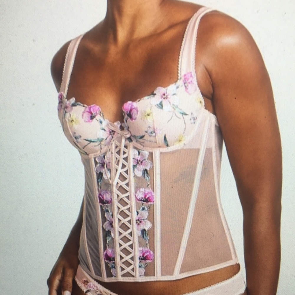NWT Victoria’s Secret Dream Angels Spring Floral Embroidery Lace Corset Bra Top